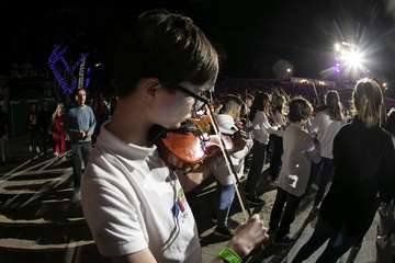 Los nietos de Sary Mánchez abren la final de murgas del Carnaval de 'Una noche en Río' (Foto TA)